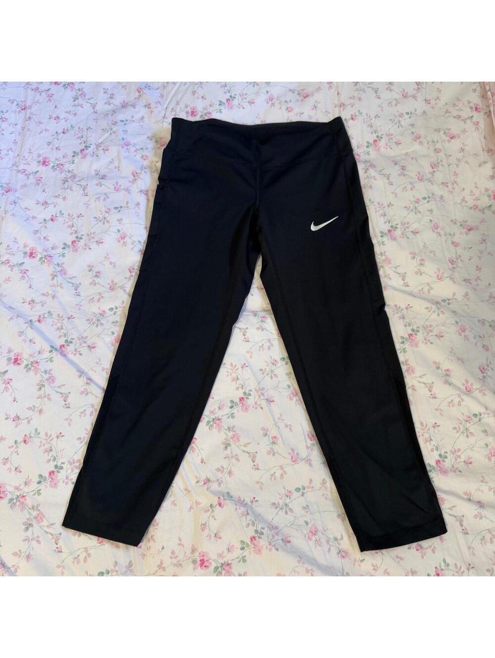 Nike Mid Rise Crop Leggings